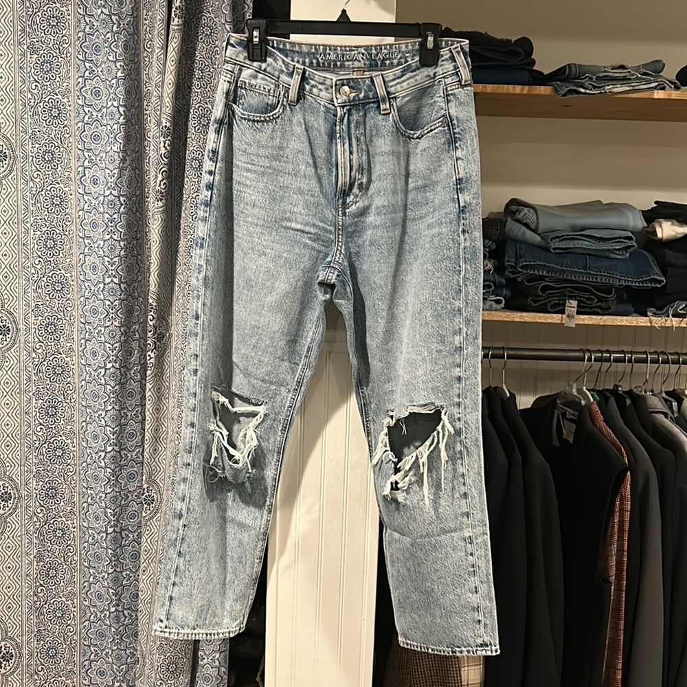 American Eagle Mom Straight jeans